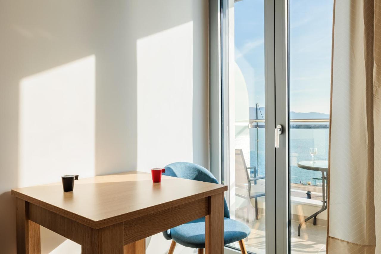 Georgia Seaview Apartment B2 カラマタ エクステリア 写真